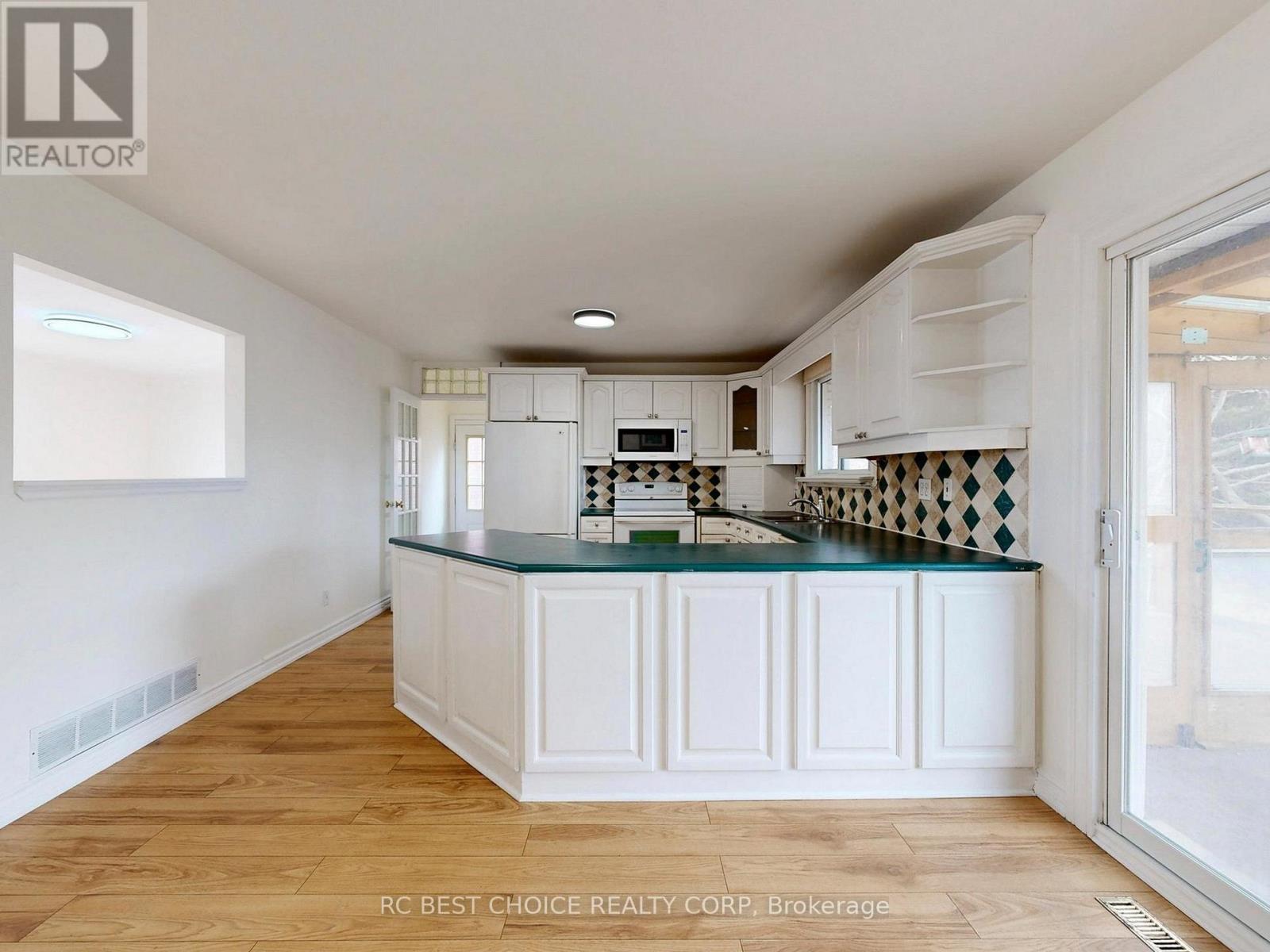 1377 Old Green Lane E, East Gwillimbury, Ontario  L9N 0L8 - Photo 20 - N12918960