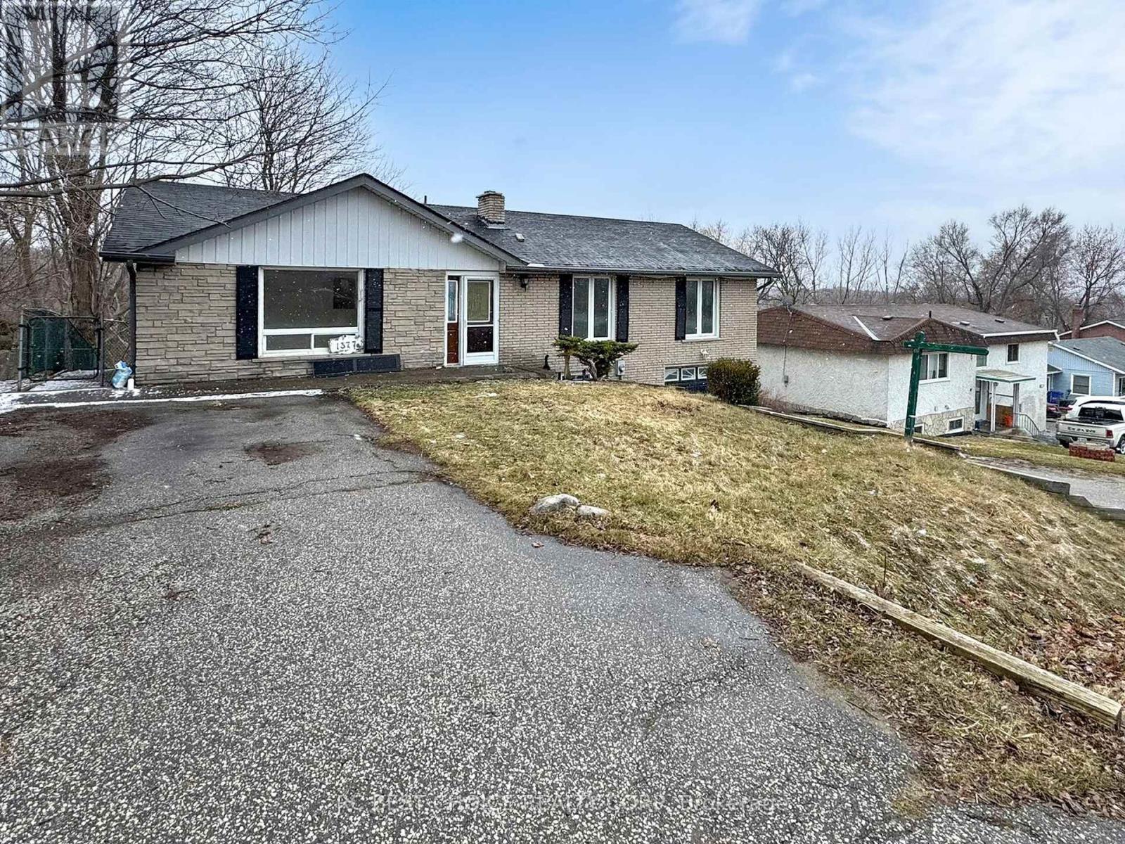 1377 Old Green Lane E, East Gwillimbury, Ontario  L9N 0L8 - Photo 6 - N12918960