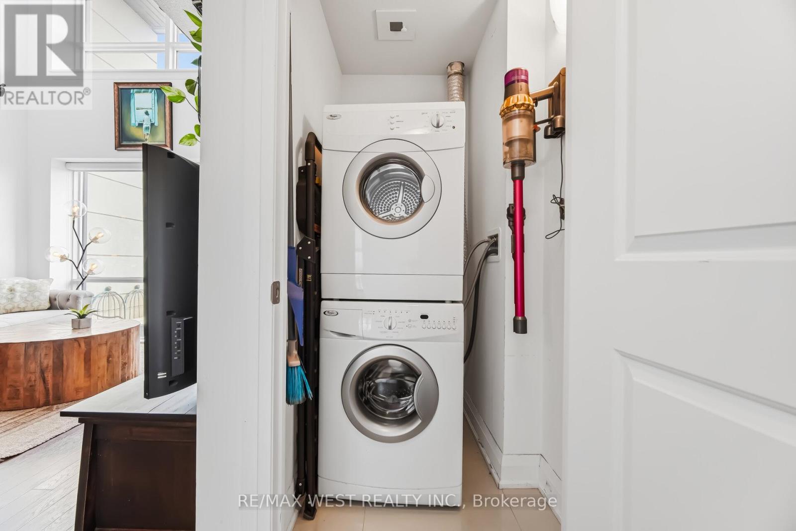 110 - 12 Woodstream Boulevard, Vaughan (Vaughan Grove), Ontario  L4L 8C3 - Photo 14 - N12919048