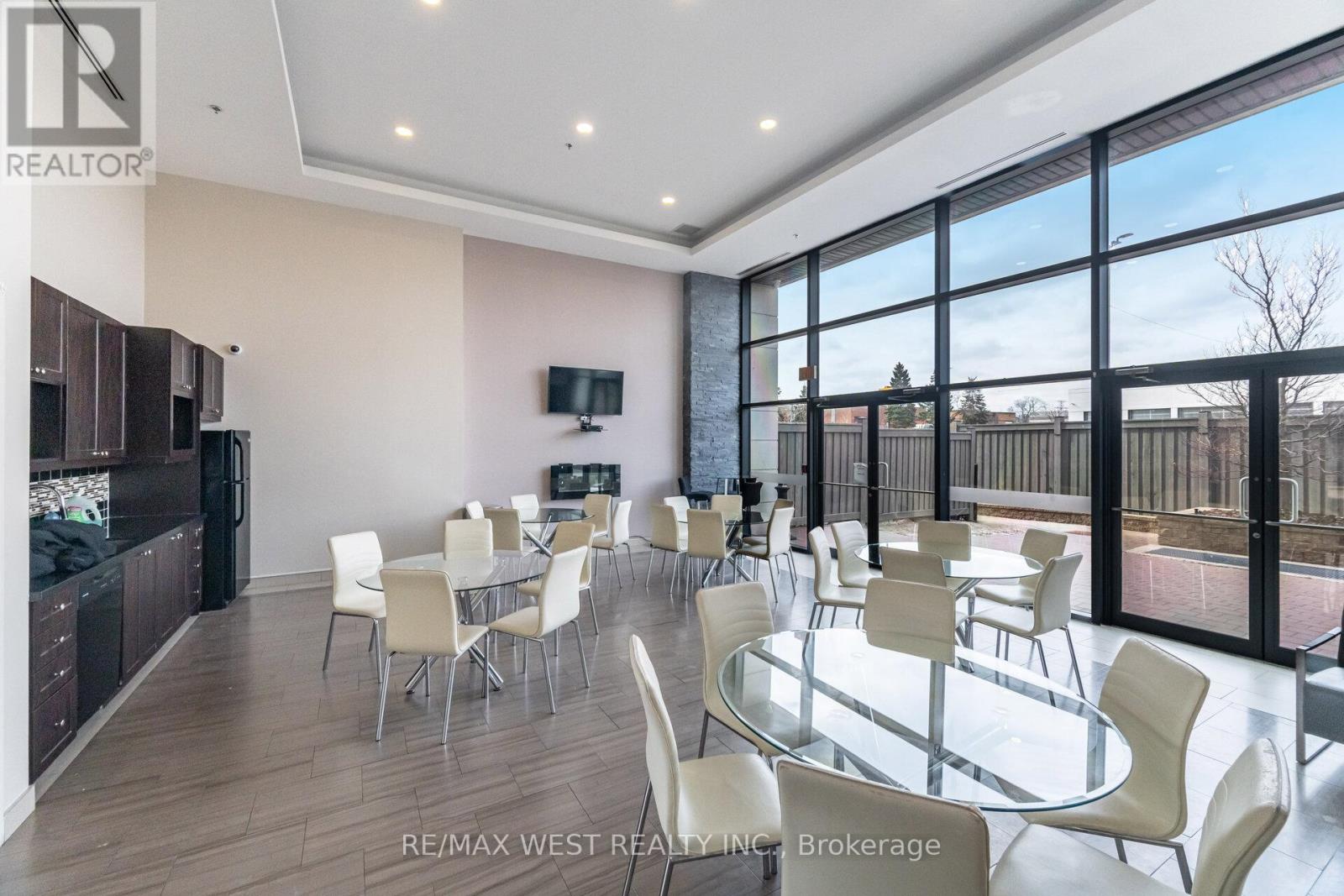 110 - 12 Woodstream Boulevard, Vaughan (Vaughan Grove), Ontario  L4L 8C3 - Photo 32 - N12919048