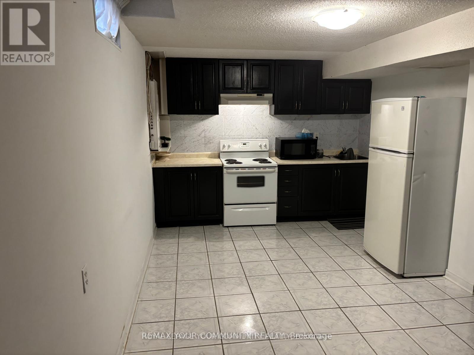 BASEMENT - 166 KNIGHTSWOOD AVENUE, Vaughan, Ontario