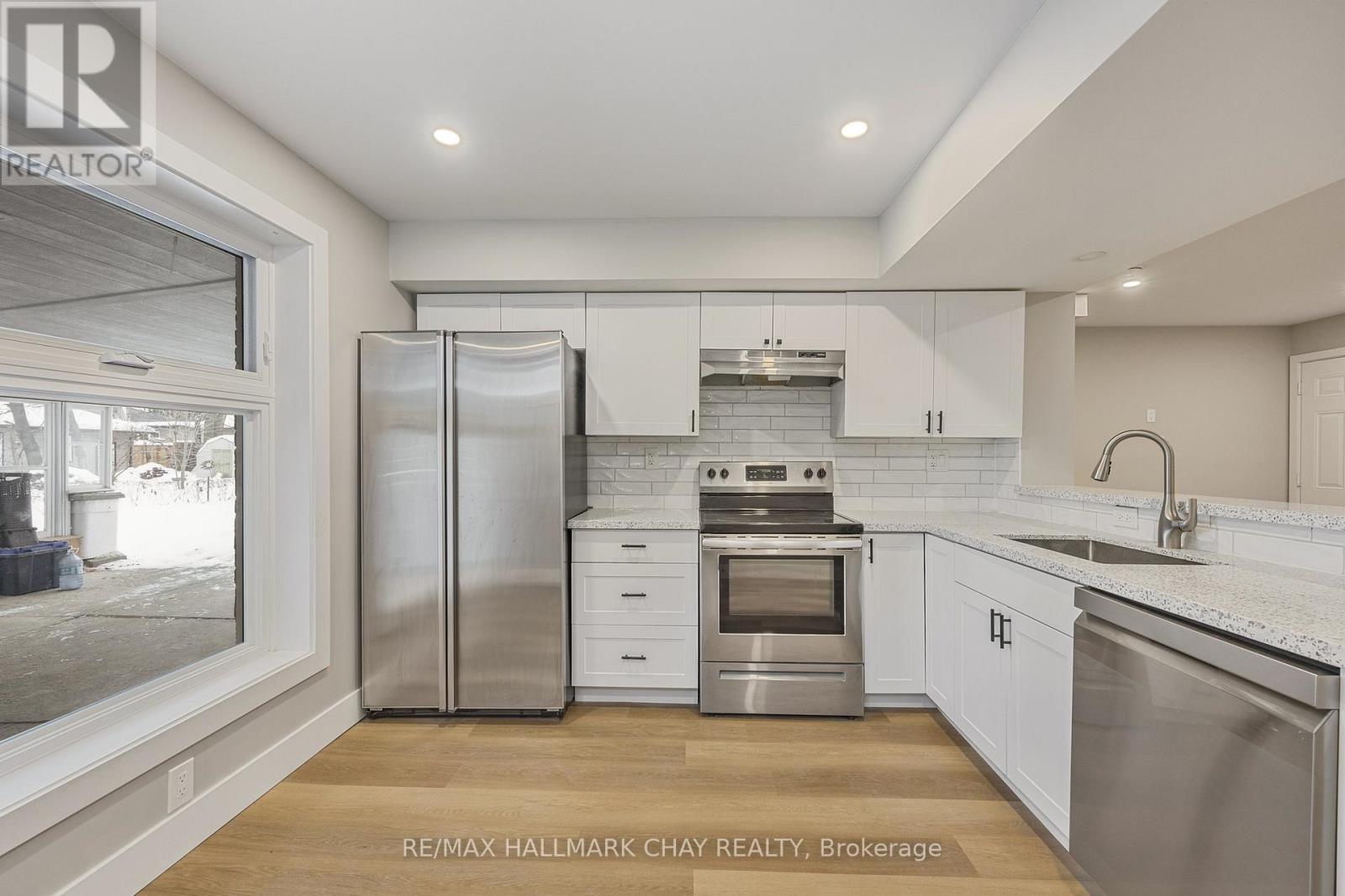 Lower - 110 Codrington Street, Barrie, Ontario  L4M 3T6 - Photo 4 - S12918746