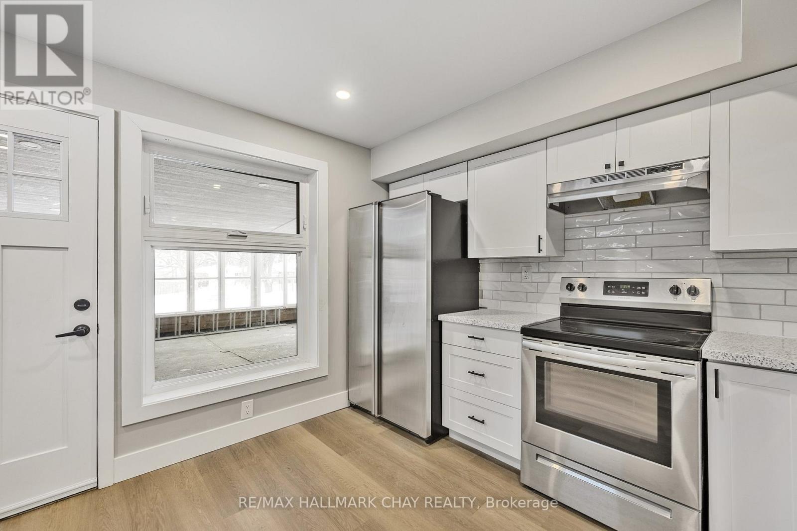 Lower - 110 Codrington Street, Barrie, Ontario  L4M 3T6 - Photo 5 - S12918746