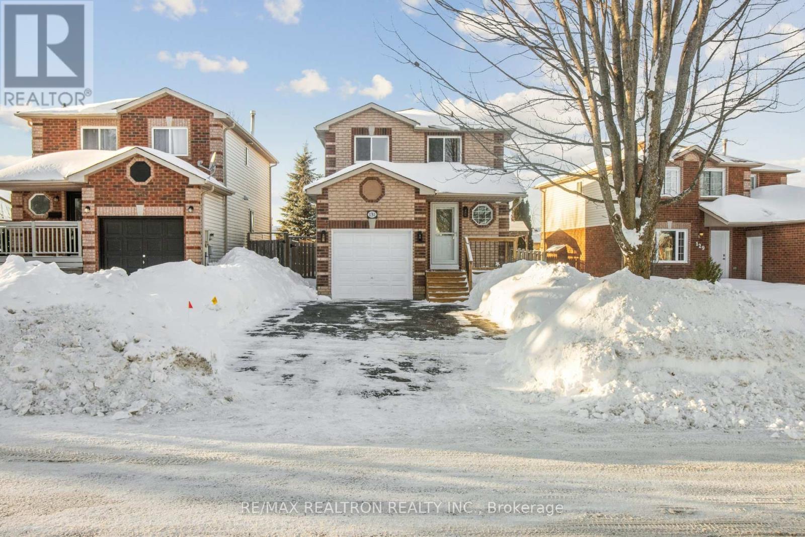 131 Columbia Road, Barrie, Ontario  L4N 8E5 - Photo 1 - S12918810