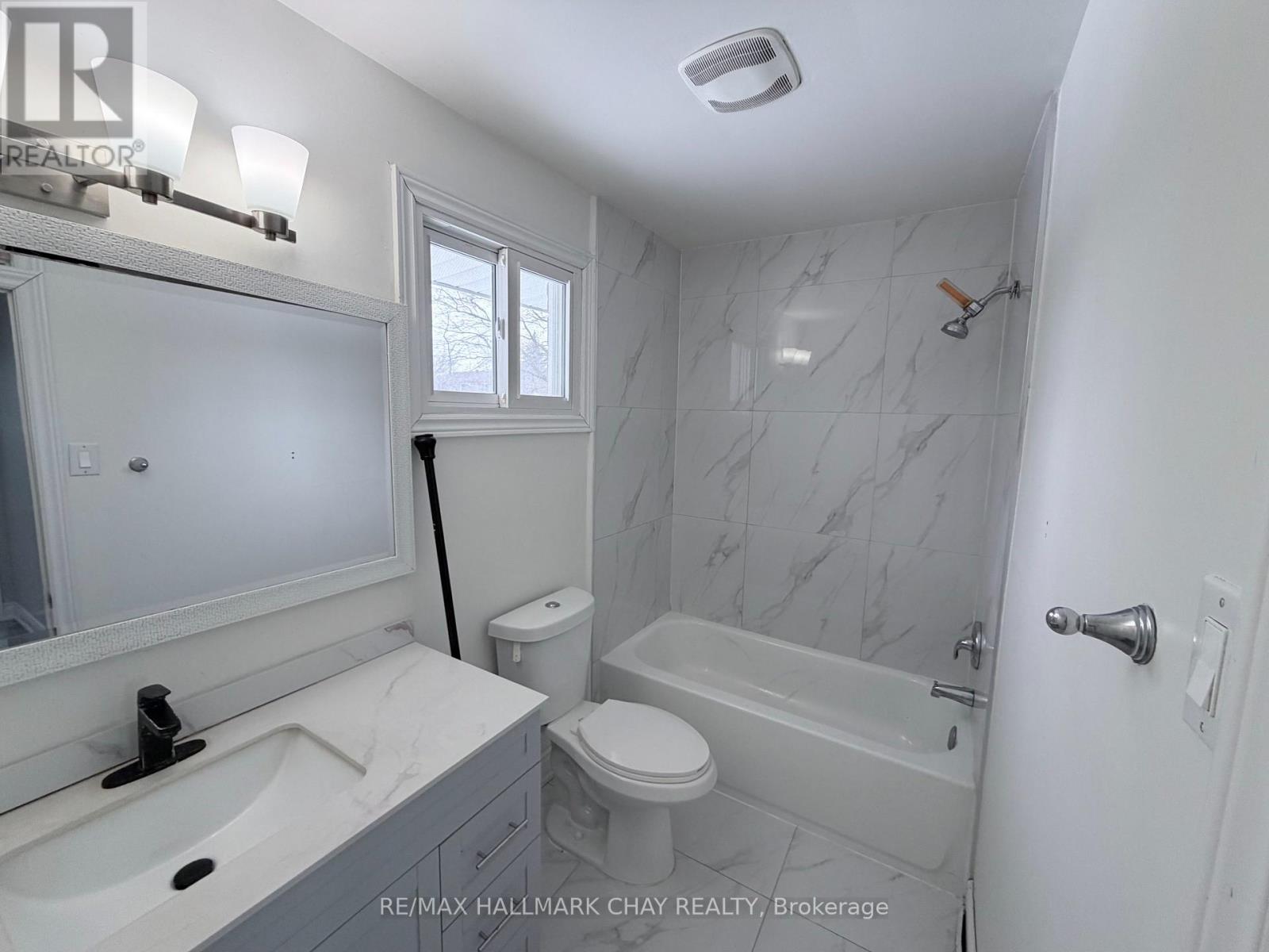 Main - 152 Rose Street, Barrie (Wellington), Ontario  L4M 2T7 - Photo 12 - S12918814