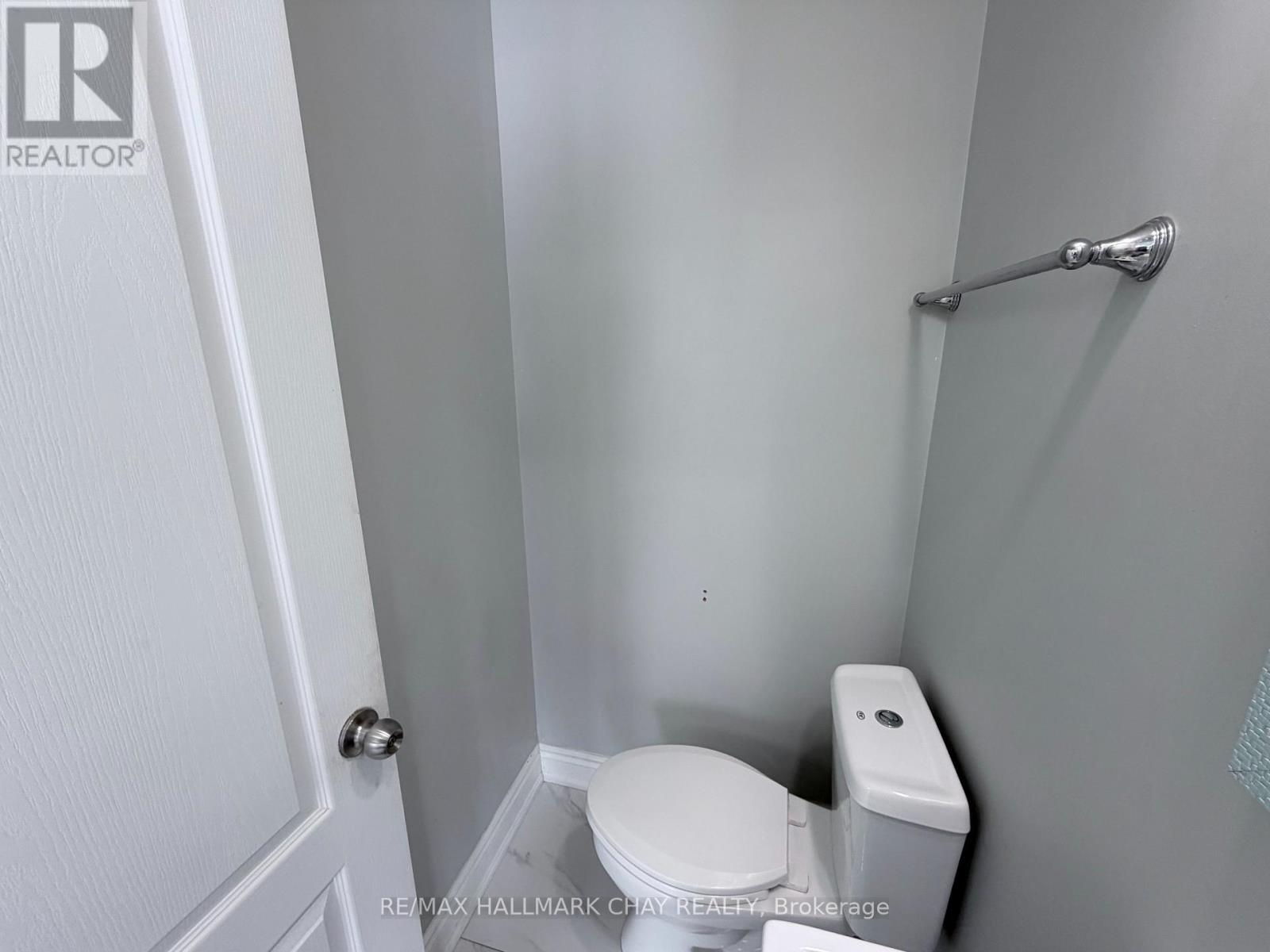 Main - 152 Rose Street, Barrie (Wellington), Ontario  L4M 2T7 - Photo 9 - S12918814