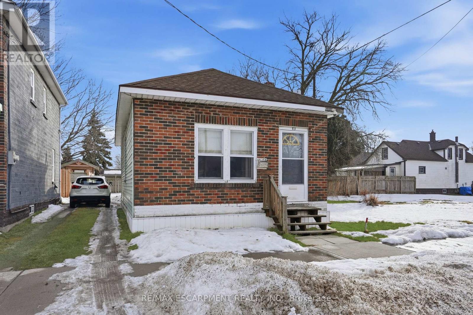 83 Nickel Street, Port Colborne, Ontario L3K 1B5 - Photo 2 - X12813132