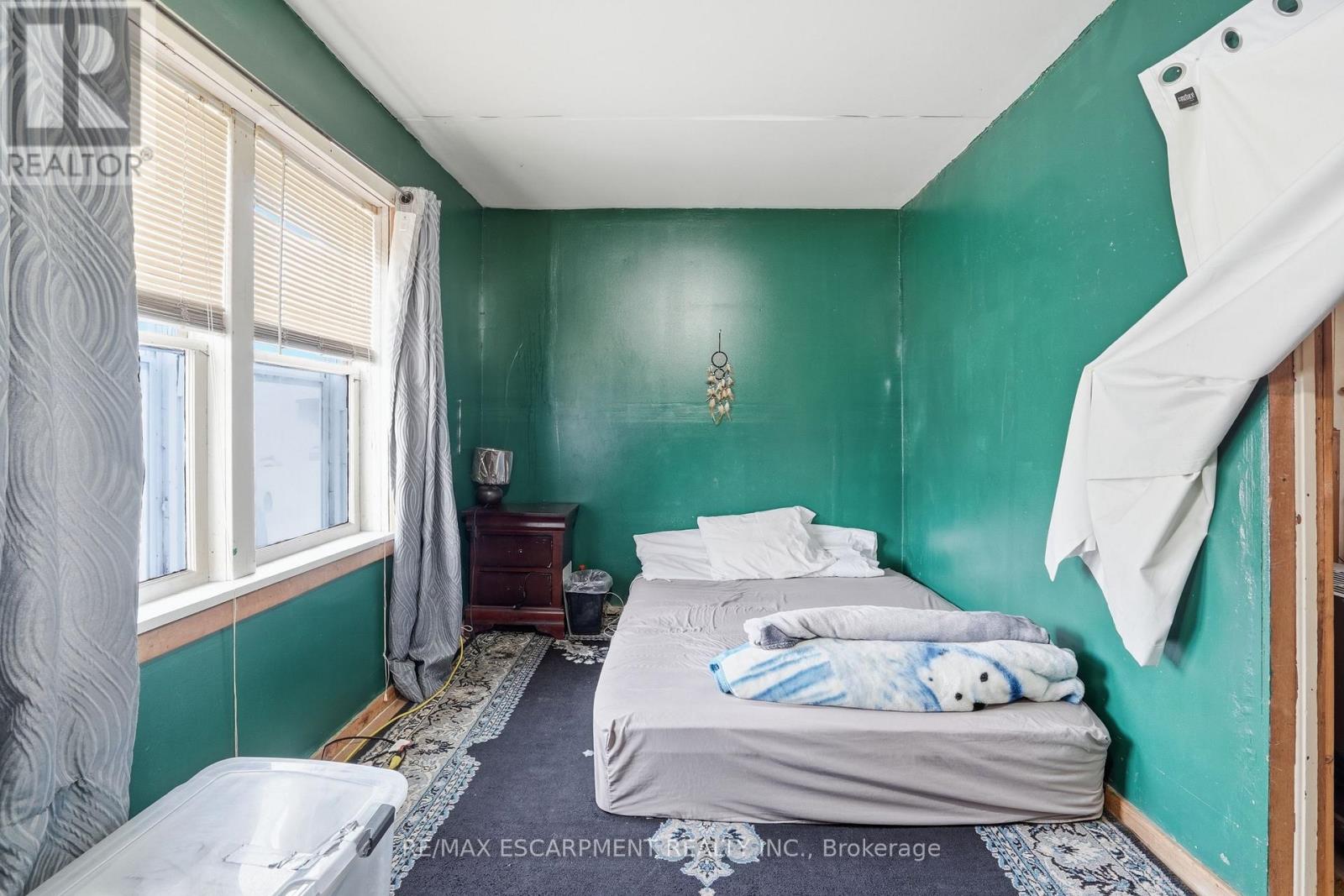 83 Nickel Street, Port Colborne, Ontario L3K 1B5 - Photo 3 - X12813132