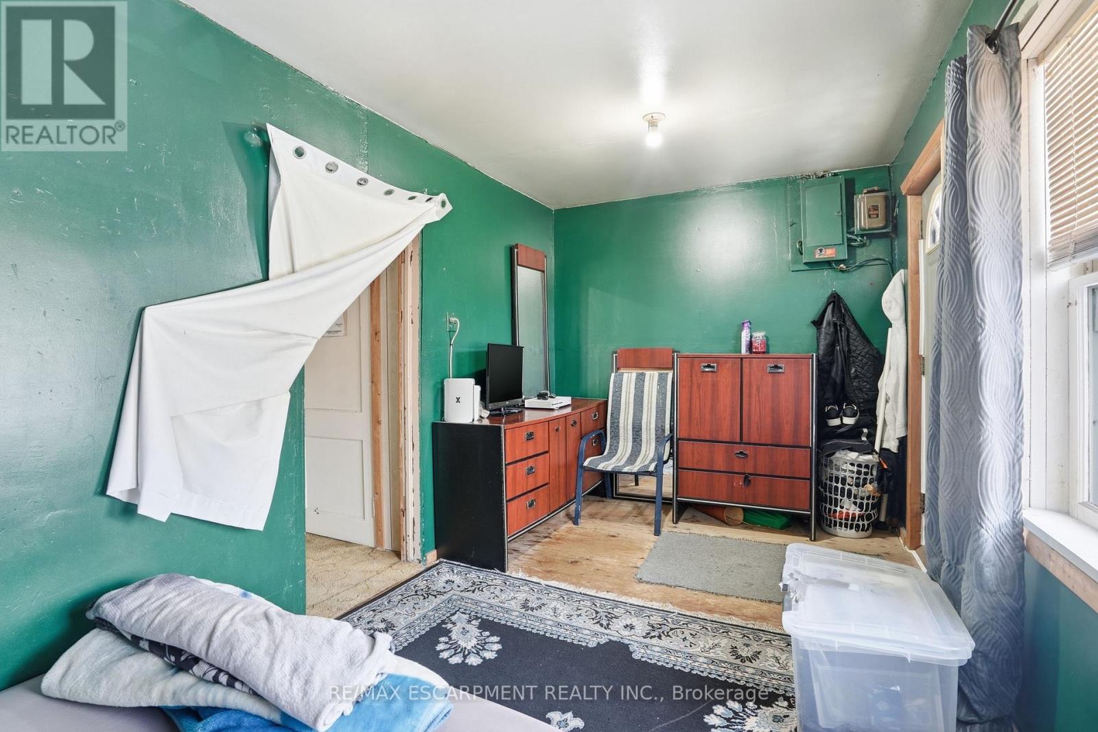 83 Nickel Street, Port Colborne, Ontario L3K 1B5 - Photo 4 - X12813132