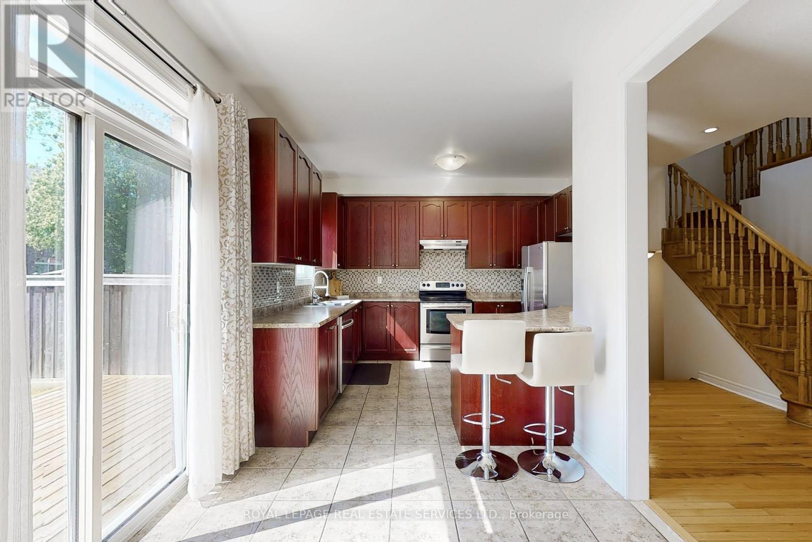 24 Accent Circle, Brampton (Northwest Sandalwood Parkway), Ontario  L7A 0L2 - Photo 27 - W12766926