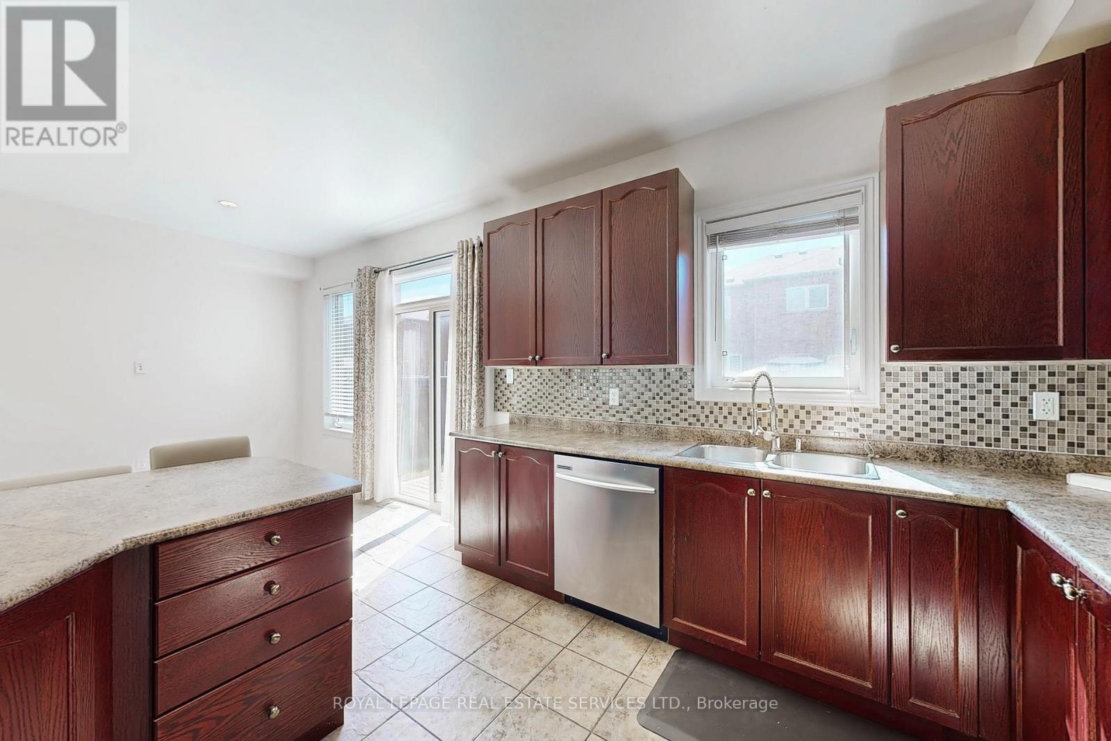 24 Accent Circle, Brampton (Northwest Sandalwood Parkway), Ontario  L7A 0L2 - Photo 28 - W12766926