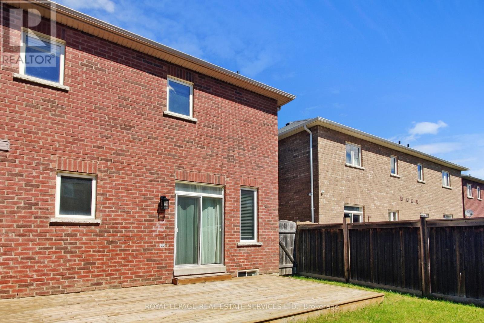 24 Accent Circle, Brampton (Northwest Sandalwood Parkway), Ontario  L7A 0L2 - Photo 31 - W12766926