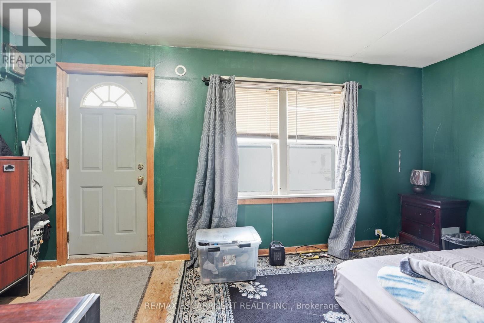 83 Nickel Street, Port Colborne, Ontario L3K 1B5 - Photo 5 - X12813132