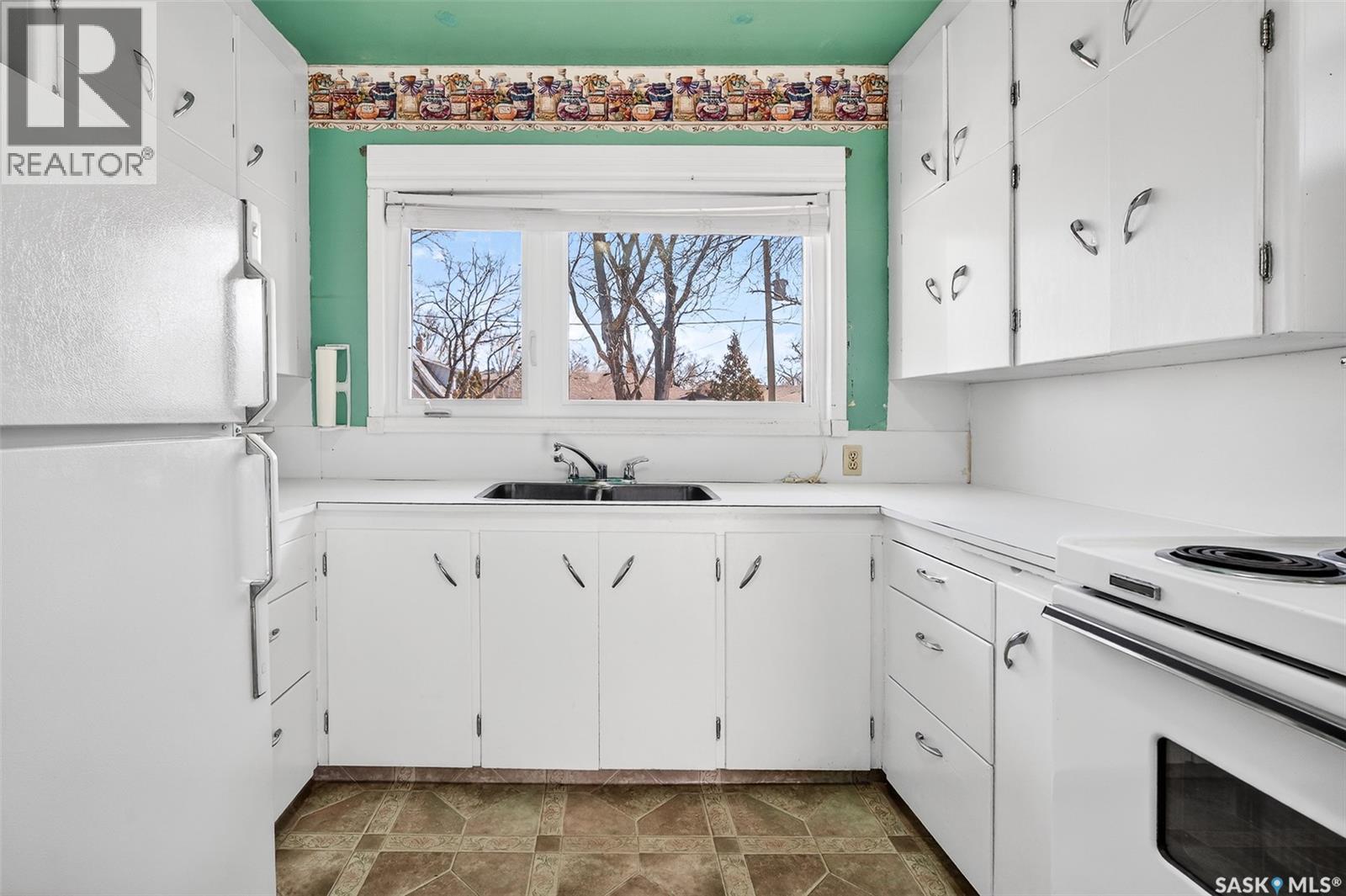 1118 6th Avenue Nw, Moose Jaw, Saskatchewan  S6H 4A6 - Photo 14 - SK031177