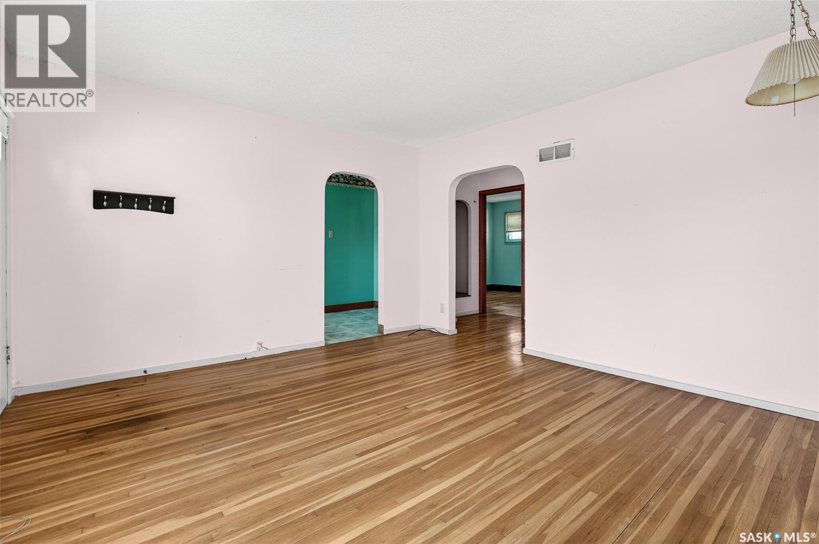 1118 6th Avenue Nw, Moose Jaw, Saskatchewan  S6H 4A6 - Photo 9 - SK031177