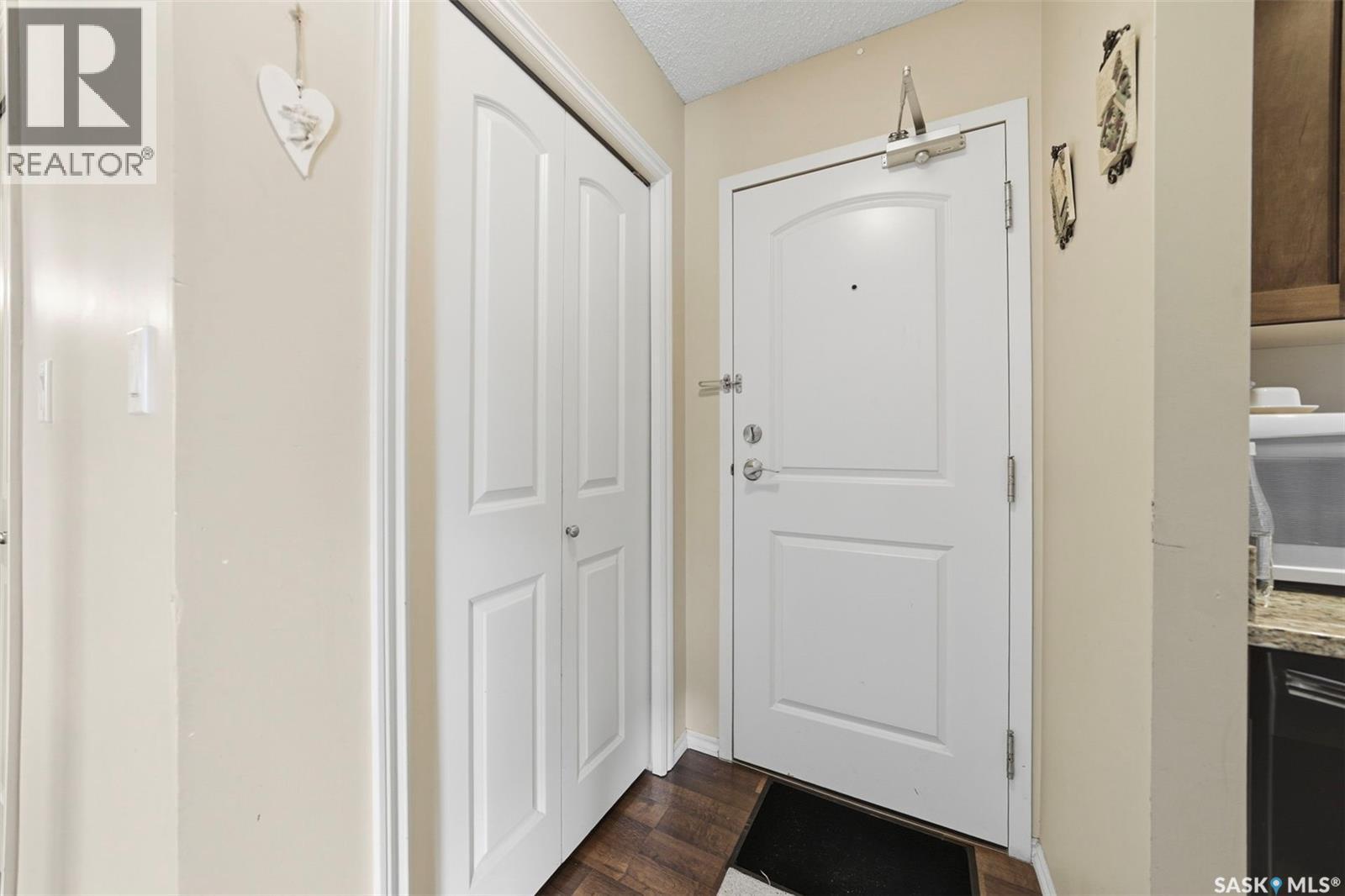 307 258 Pinehouse Drive, Saskatoon, Saskatchewan  S7K 4X1 - Photo 4 - SK031066