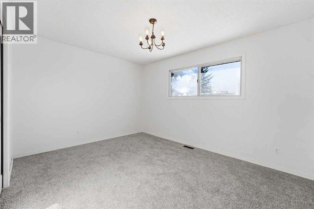 5720 Madigan Drive Ne, Calgary, Alberta  T2A 4P5 - Photo 14 - A2287526