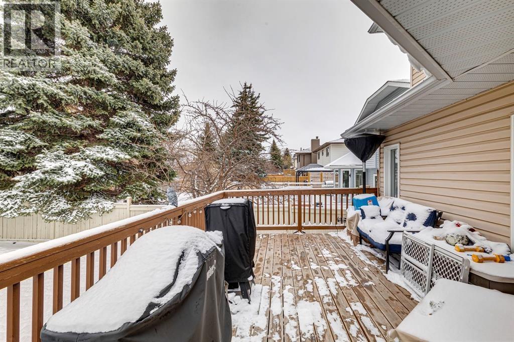 4 Wood Valley Rise Sw, Calgary, Alberta  T2W 5X5 - Photo 35 - A2292225