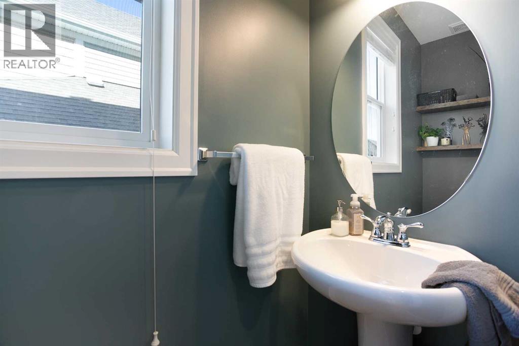 2016 Windsong Drive Sw, Airdrie, Alberta  T4B 0P6 - Photo 13 - A2293326