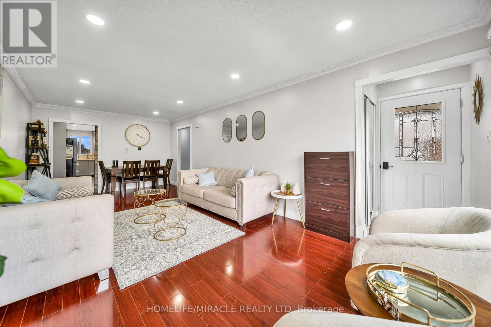 64 Drake Boulevard, Brampton, Ontario  L6T 3K9 - Photo 5 - W12918736