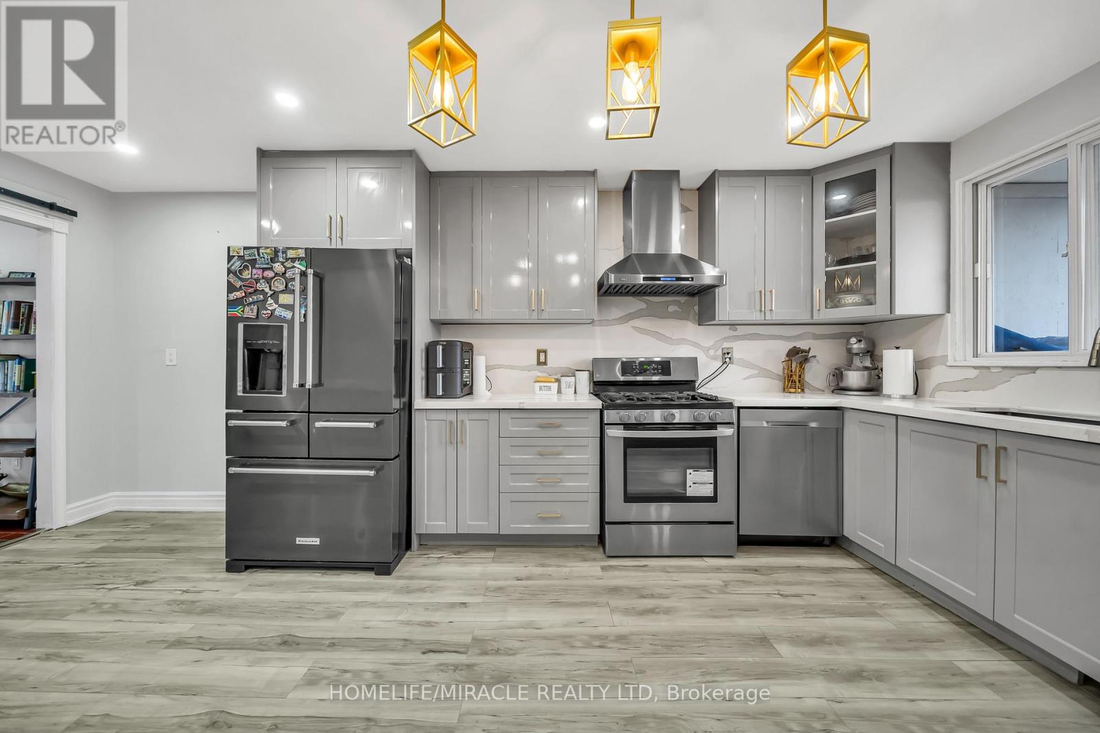 64 Drake Boulevard, Brampton, Ontario  L6T 3K9 - Photo 9 - W12918736