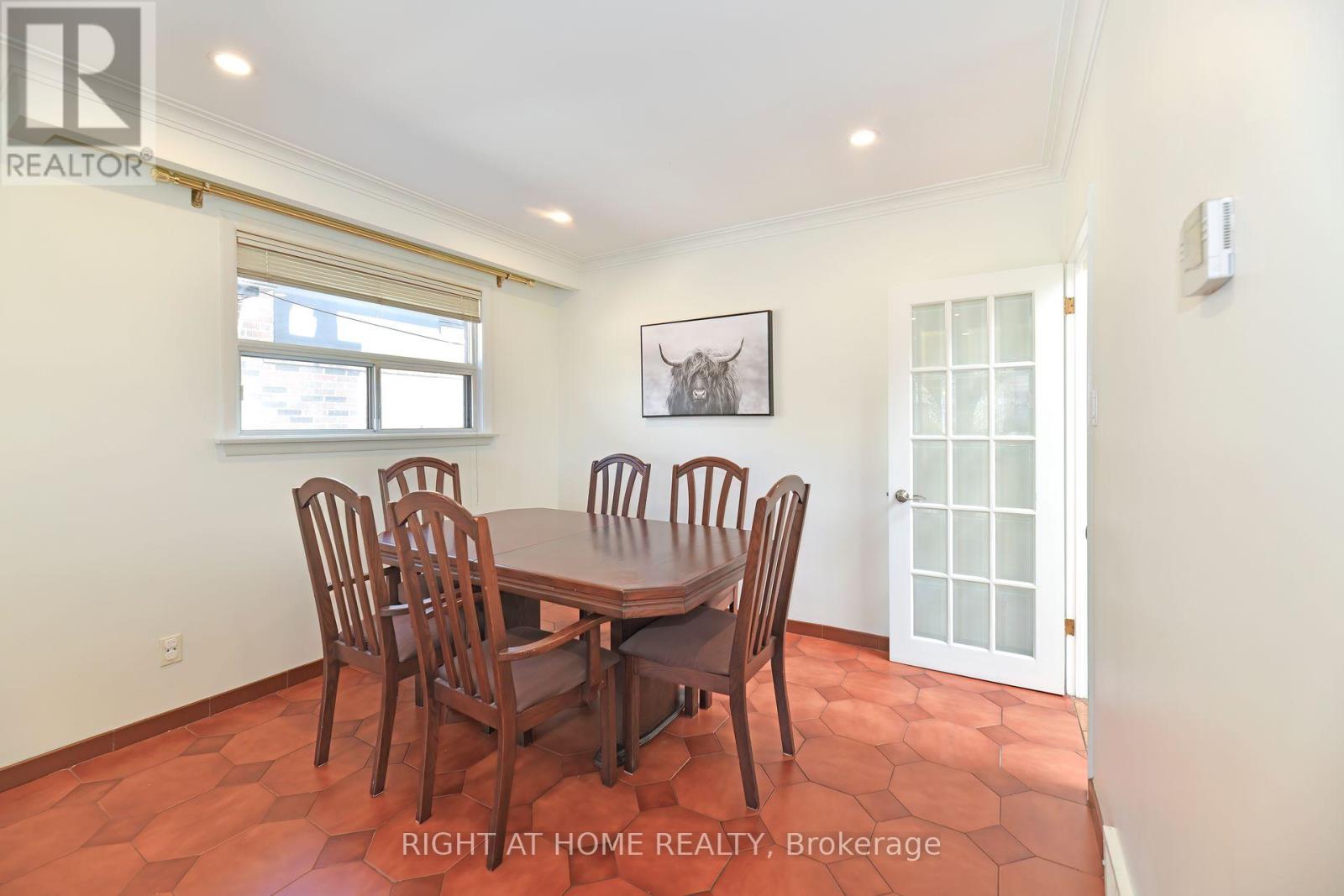 1033 Islington Avenue, Toronto, Ontario  M8Z 4R3 - Photo 13 - W12918754