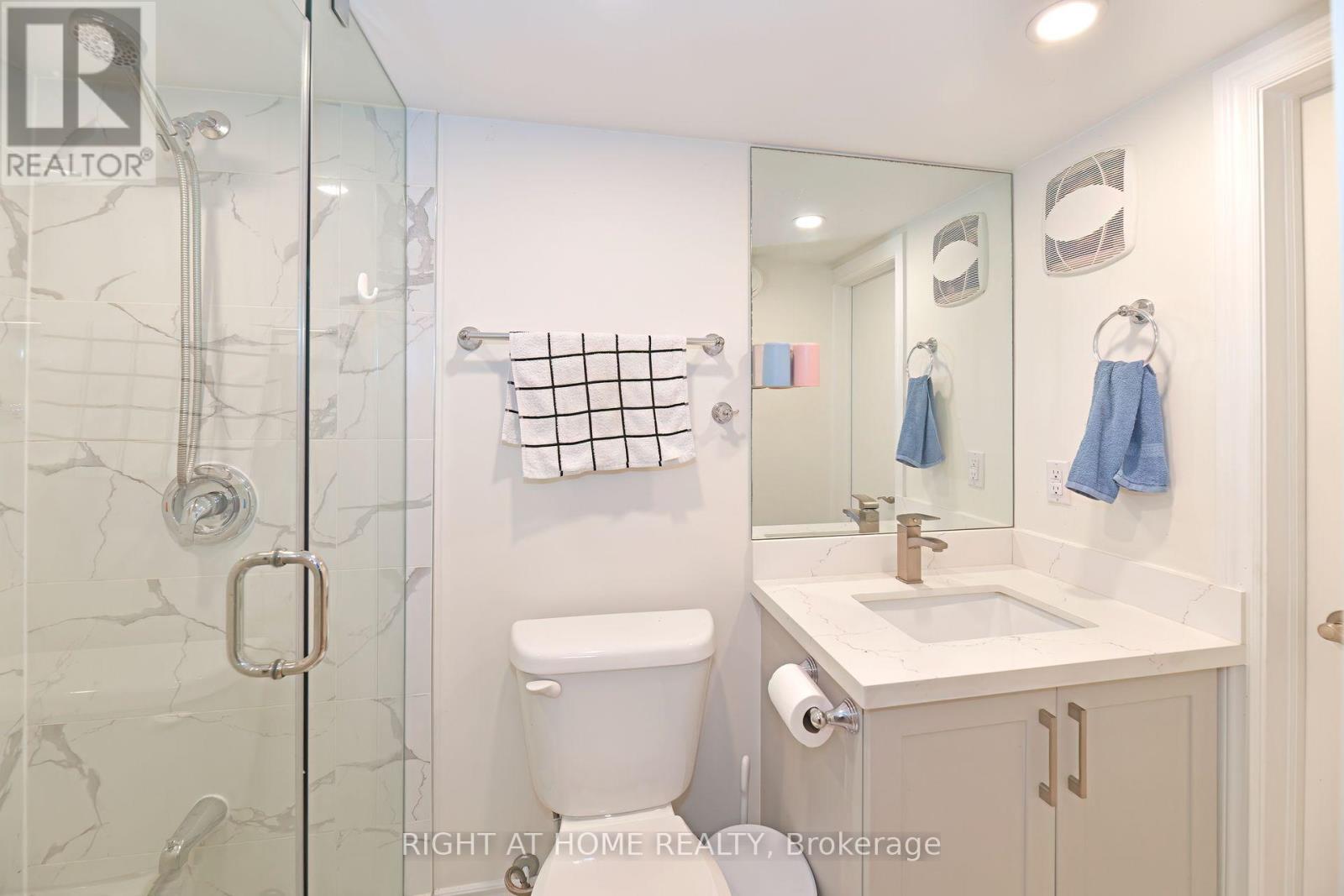 1033 Islington Avenue, Toronto, Ontario  M8Z 4R3 - Photo 20 - W12918754