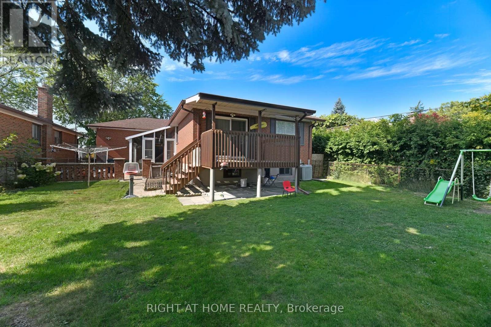 1033 Islington Avenue, Toronto, Ontario  M8Z 4R3 - Photo 24 - W12918754