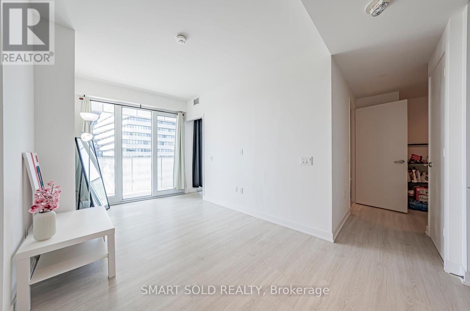 1101 - 3883 Quartz Road, Mississauga, Ontario  L5B 0M4 - Photo 3 - W12918762