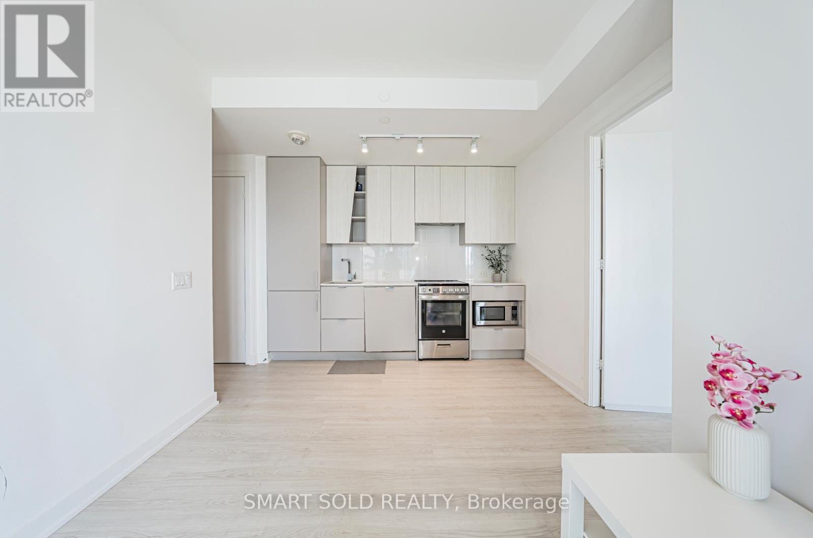 1101 - 3883 Quartz Road, Mississauga, Ontario  L5B 0M4 - Photo 5 - W12918762