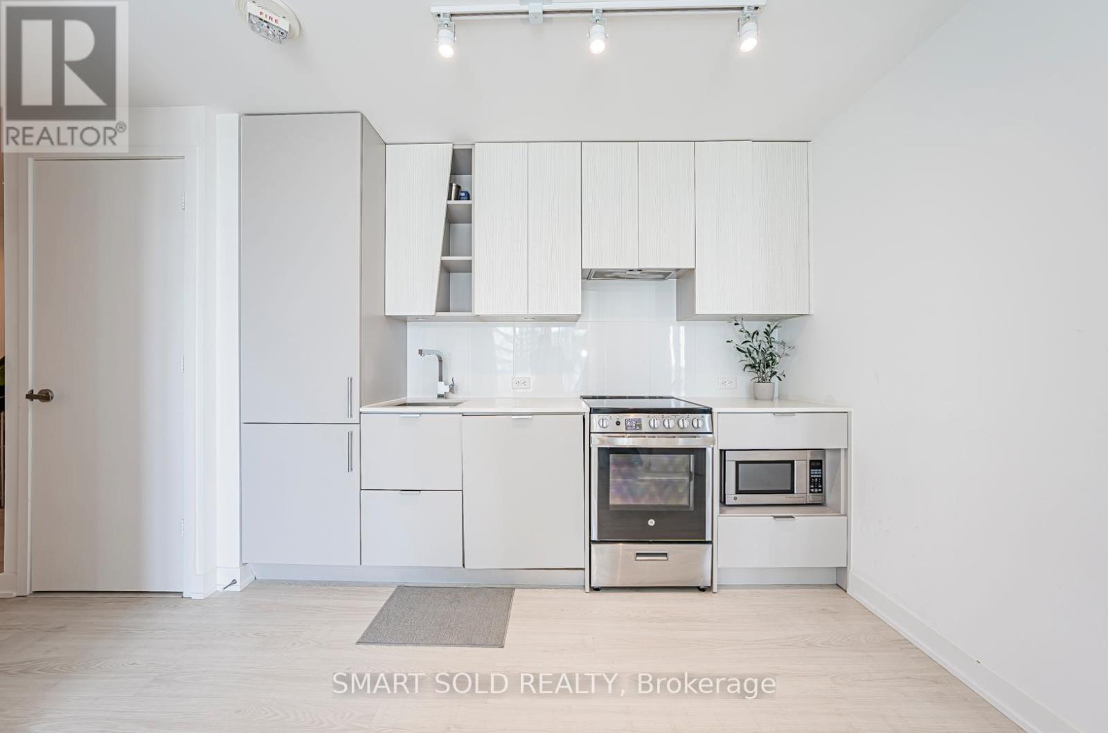 1101 - 3883 Quartz Road, Mississauga, Ontario  L5B 0M4 - Photo 6 - W12918762