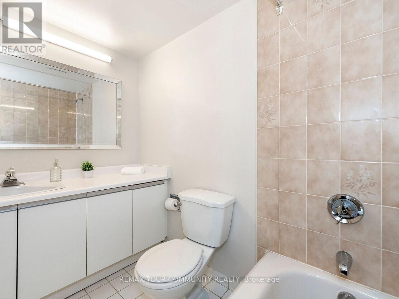 801 - 1155 Bough Beeches Boulevard, Mississauga, Ontario L4W 4N2 - Photo 34 - W12918778