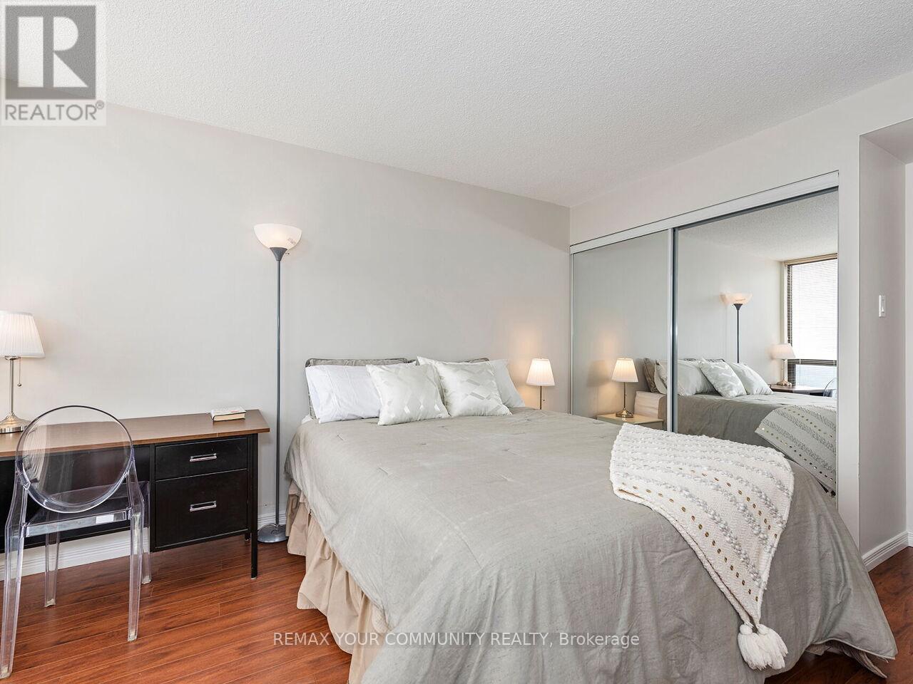 801 - 1155 Bough Beeches Boulevard, Mississauga, Ontario L4W 4N2 - Photo 35 - W12918778