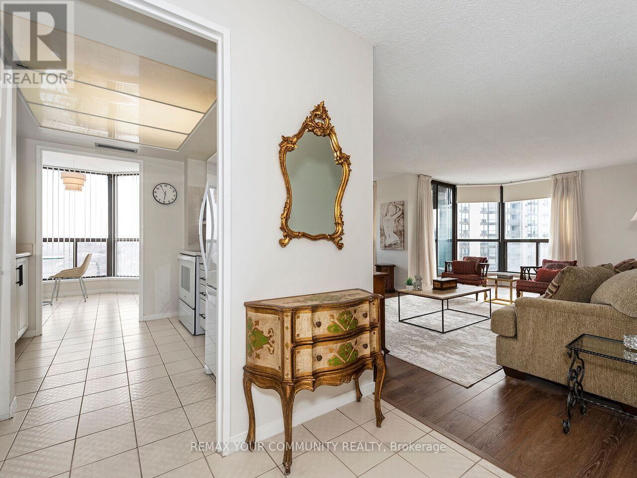 801 - 1155 Bough Beeches Boulevard, Mississauga, Ontario L4W 4N2 - Photo 8 - W12918778