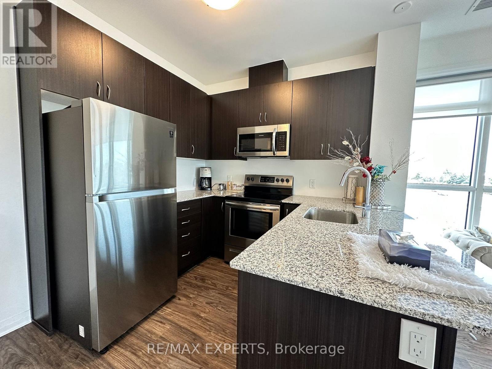 206 - 95 Dundas Street W, Oakville, Ontario  L6M 5N4 - Photo 11 - W12918788