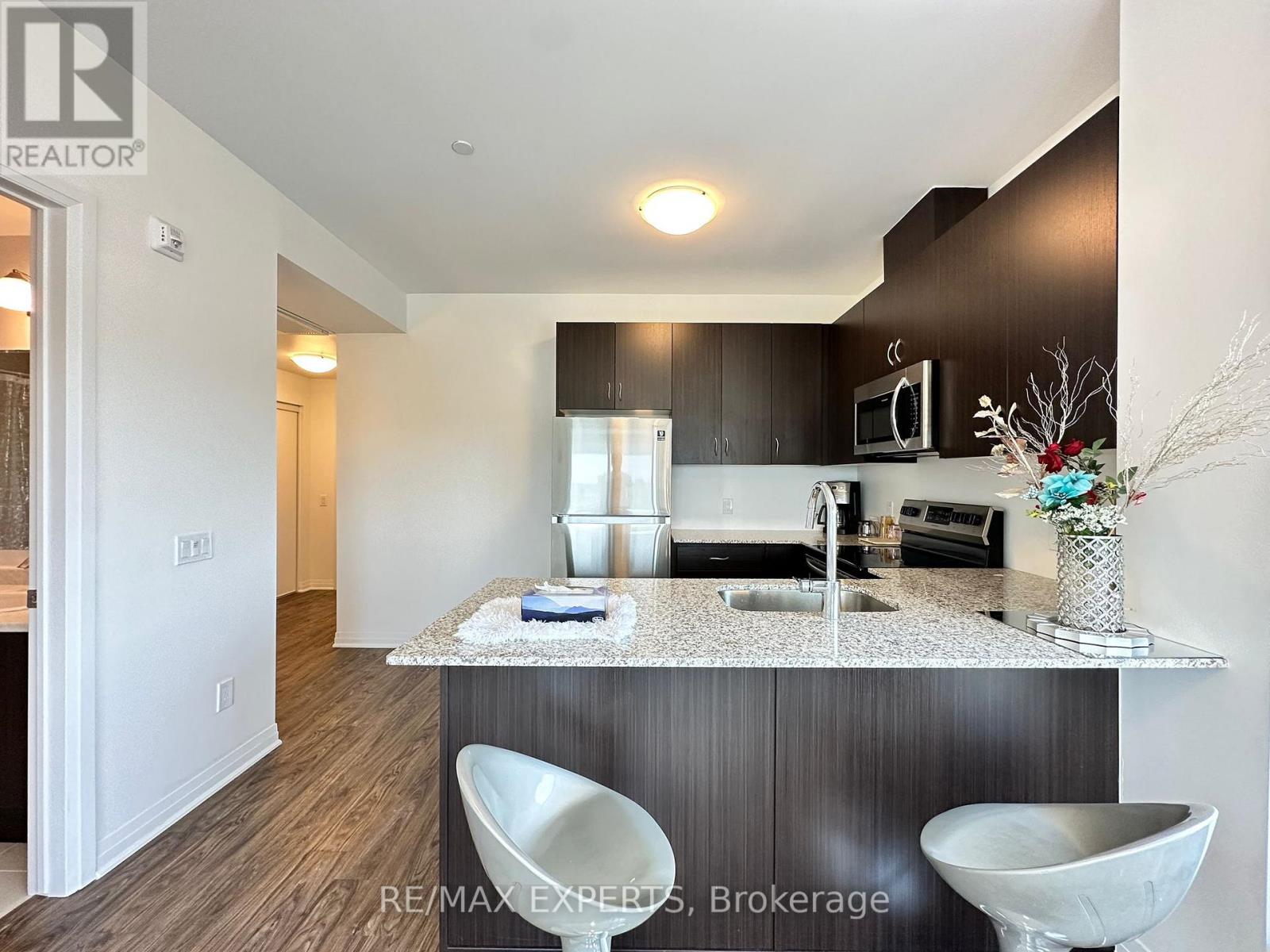 206 - 95 Dundas Street W, Oakville, Ontario  L6M 5N4 - Photo 12 - W12918788