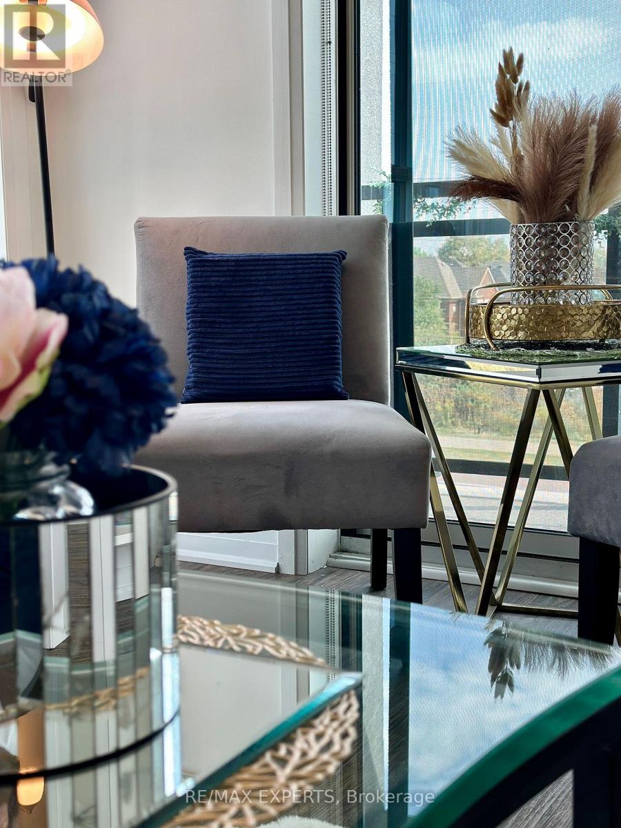 206 - 95 Dundas Street W, Oakville, Ontario  L6M 5N4 - Photo 8 - W12918788