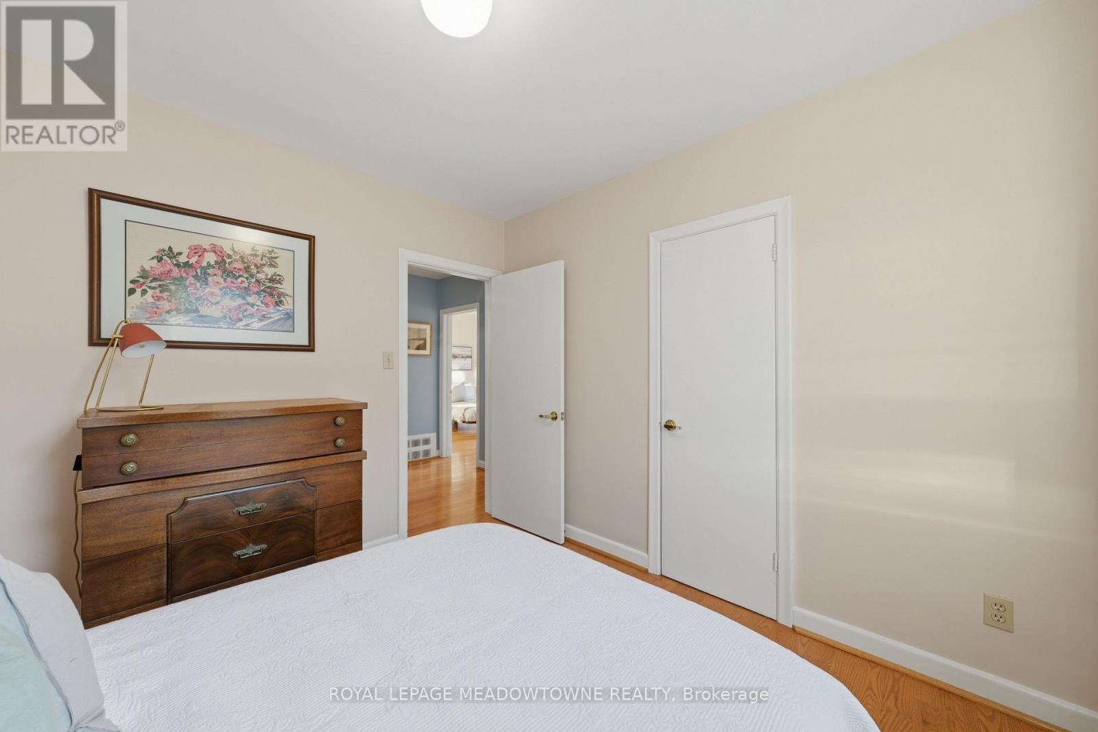 144 Silverhill Drive, Toronto (Islington-City Centre West), Ontario  M9B 3W7 - Photo 21 - W12918824