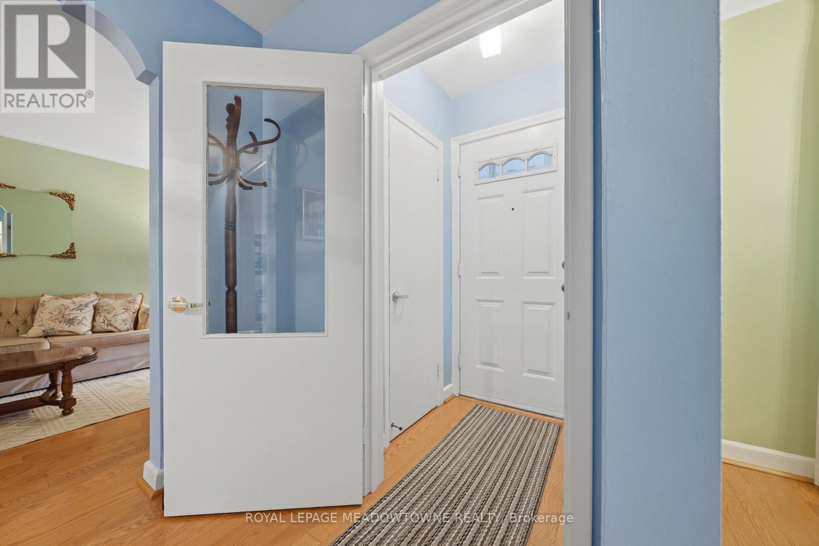 144 Silverhill Drive, Toronto (Islington-City Centre West), Ontario  M9B 3W7 - Photo 3 - W12918824