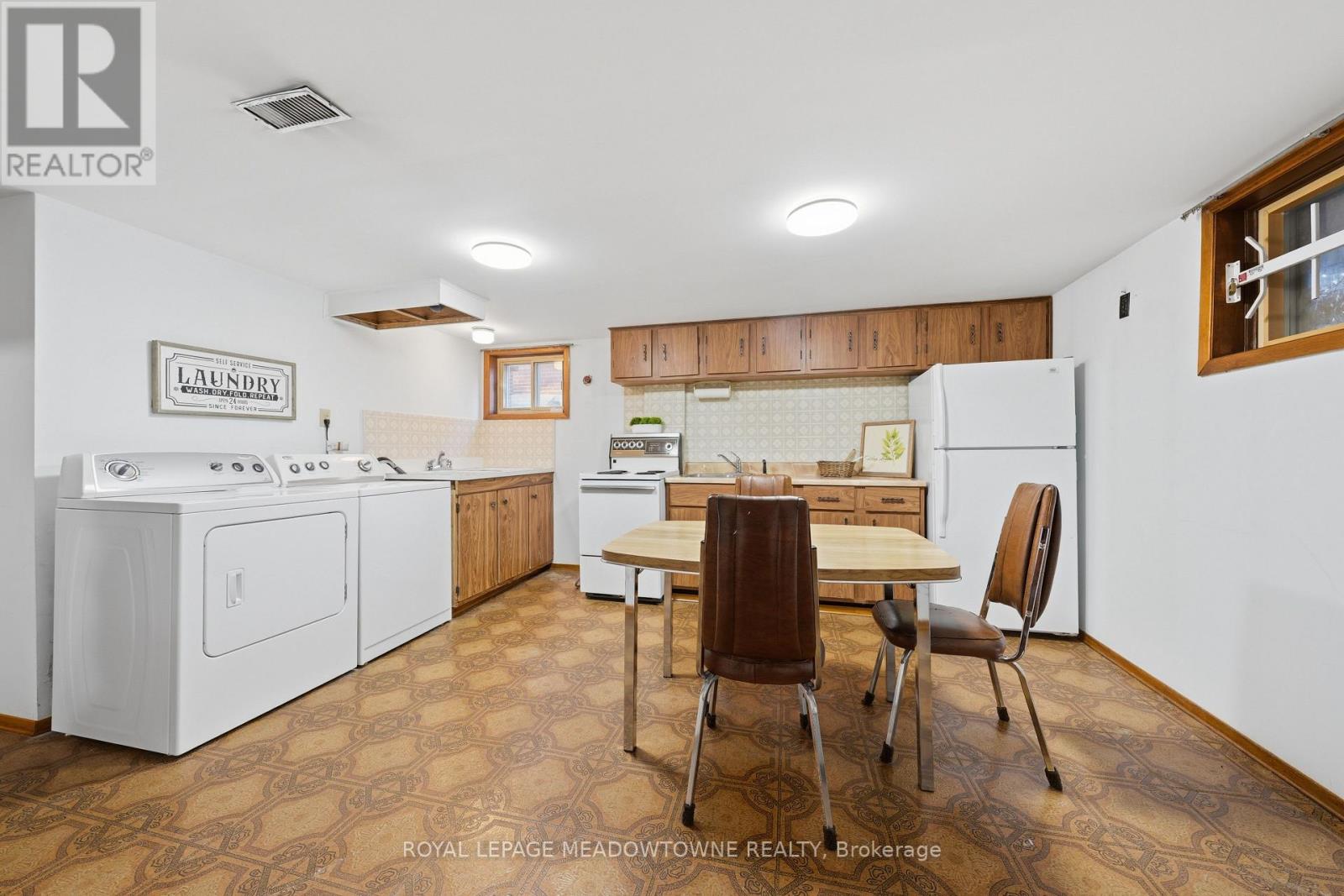 144 Silverhill Drive, Toronto (Islington-City Centre West), Ontario  M9B 3W7 - Photo 36 - W12918824