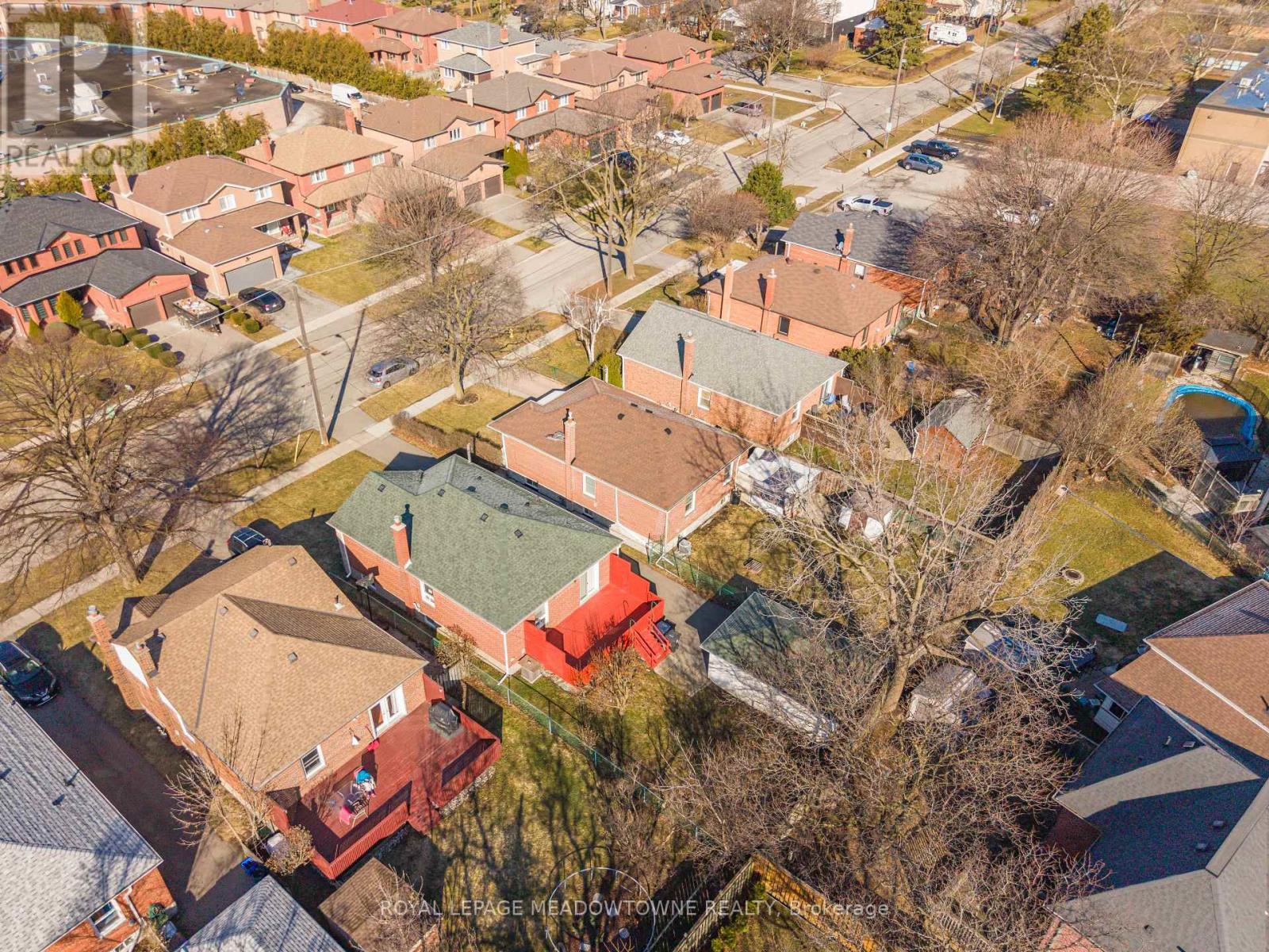 144 Silverhill Drive, Toronto (Islington-City Centre West), Ontario  M9B 3W7 - Photo 45 - W12918824