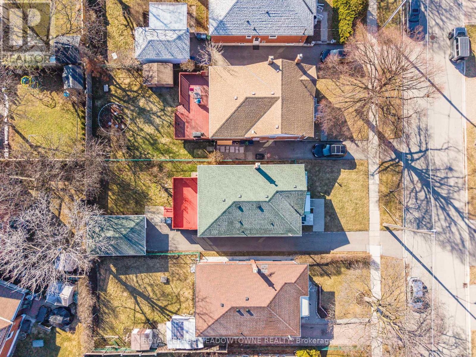 144 Silverhill Drive, Toronto (Islington-City Centre West), Ontario  M9B 3W7 - Photo 47 - W12918824