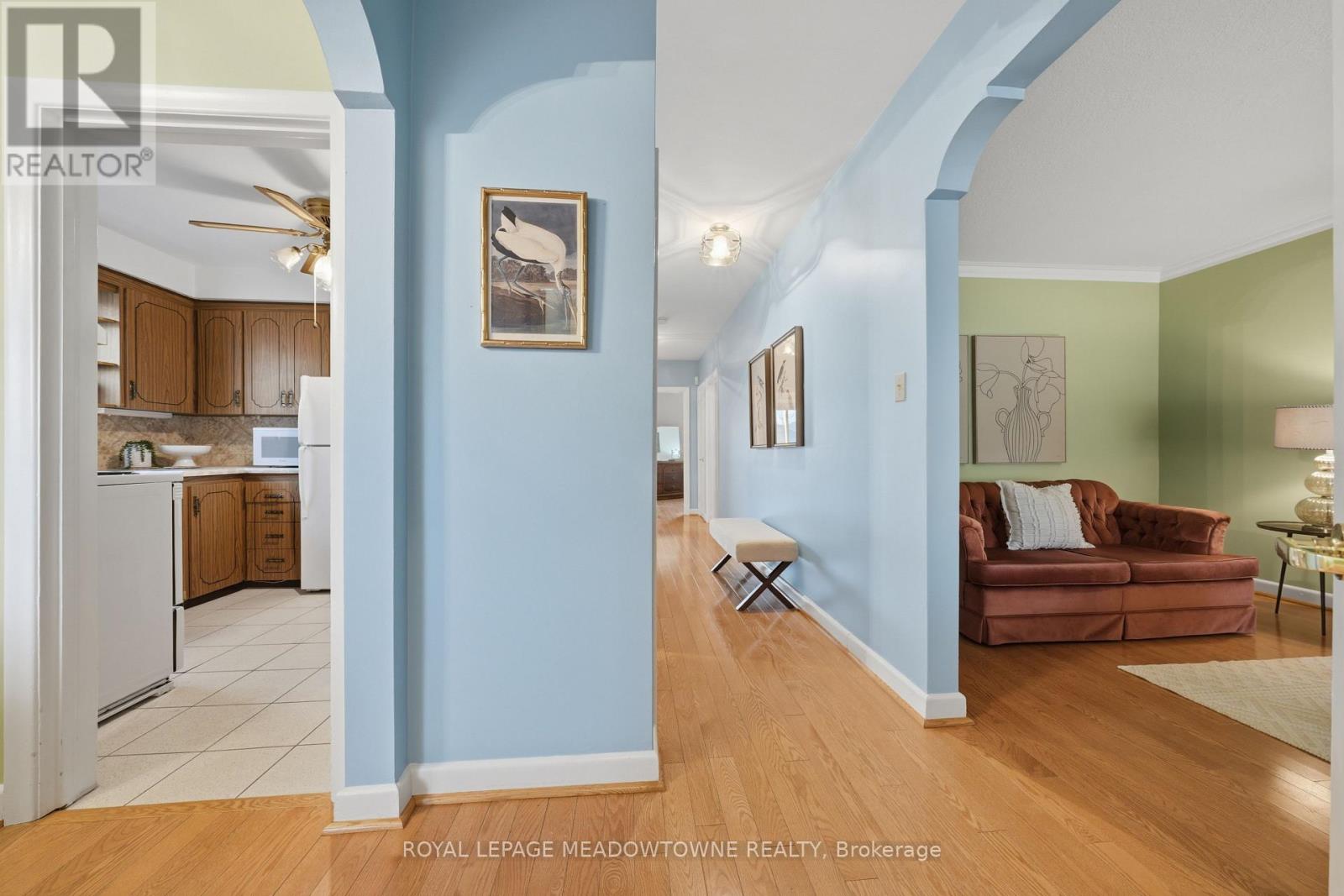 144 Silverhill Drive, Toronto (Islington-City Centre West), Ontario  M9B 3W7 - Photo 5 - W12918824