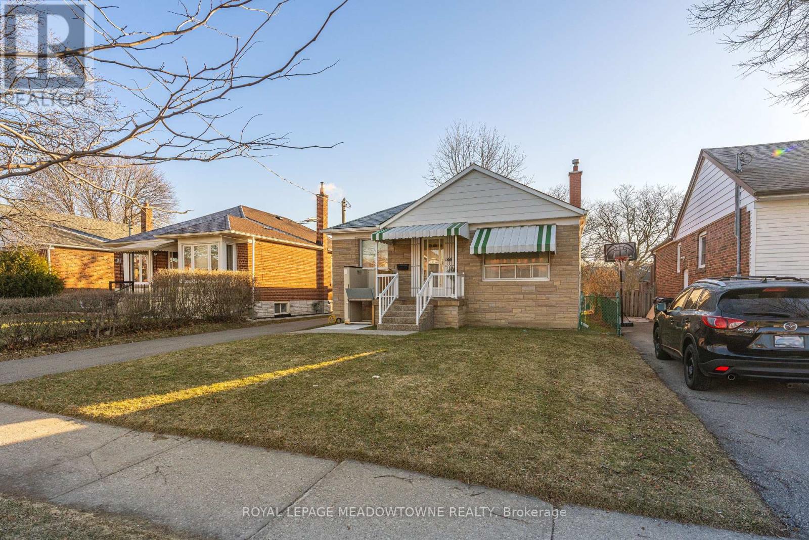 144 Silverhill Drive, Toronto (Islington-City Centre West), Ontario  M9B 3W7 - Photo 50 - W12918824