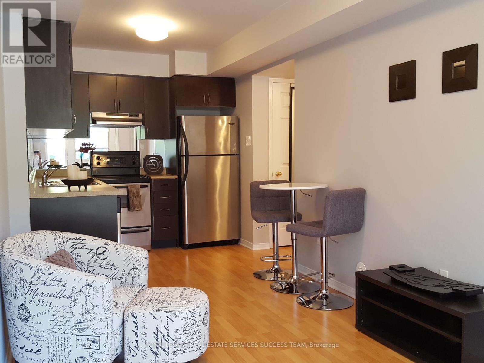 207 - 4975 Southampton Drive, Mississauga, Ontario L5M 8C5 - Photo 5 - W12918840