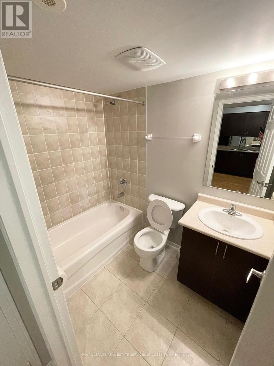 207 - 4975 Southampton Drive, Mississauga, Ontario L5M 8C5 - Photo 9 - W12918840