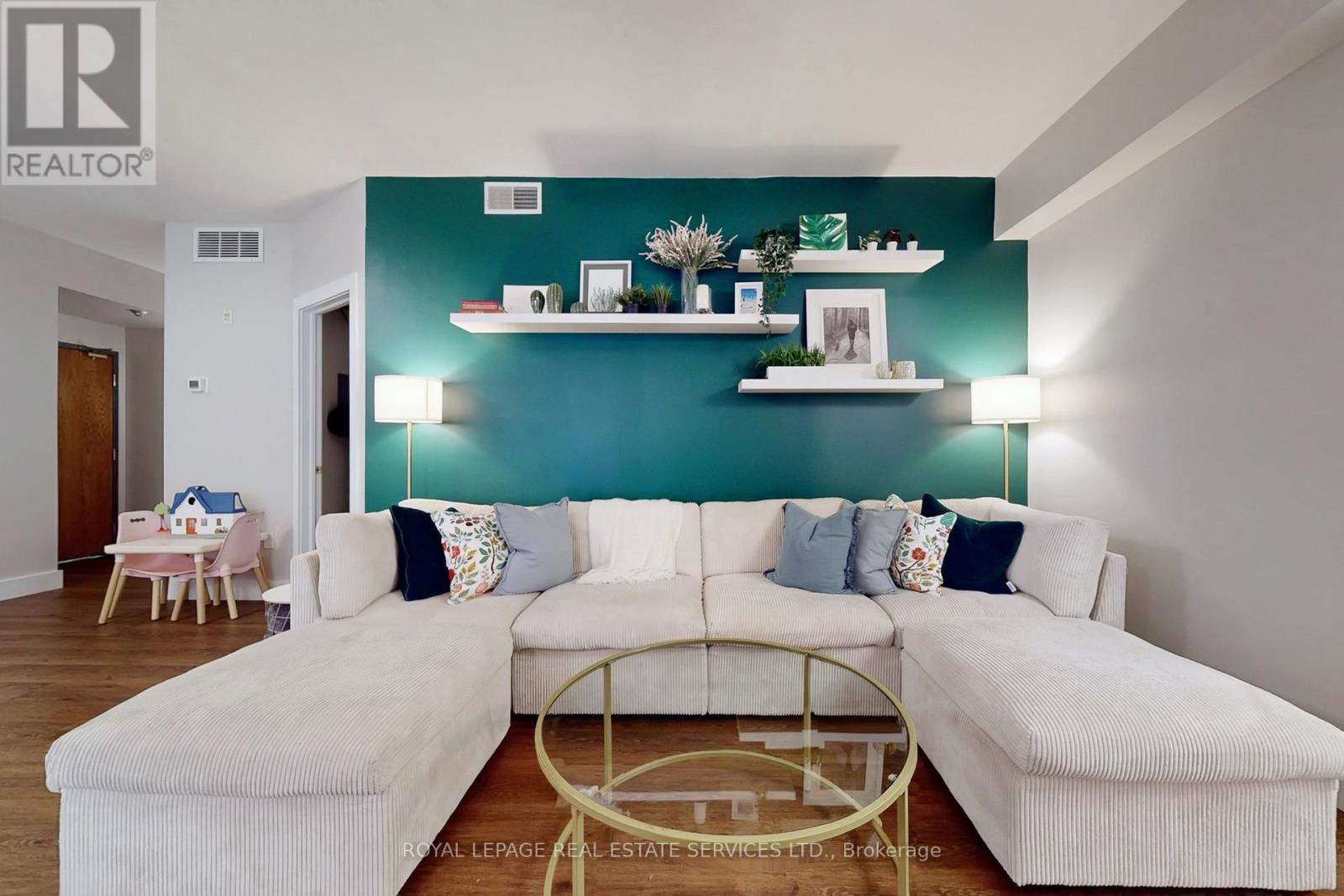 104 - 4016 Kilmer Drive, Burlington, Ontario  L7M 5A7 - Photo 4 - W12918842