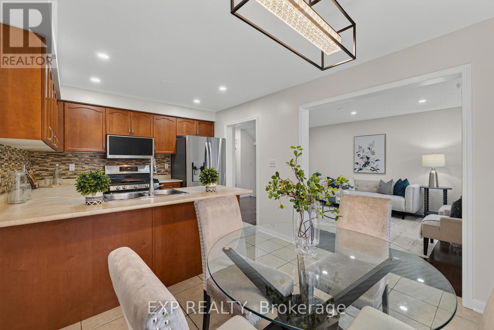 4067 Donnic Drive, Burlington, Ontario  L7M 0A5 - Photo 14 - W12918848