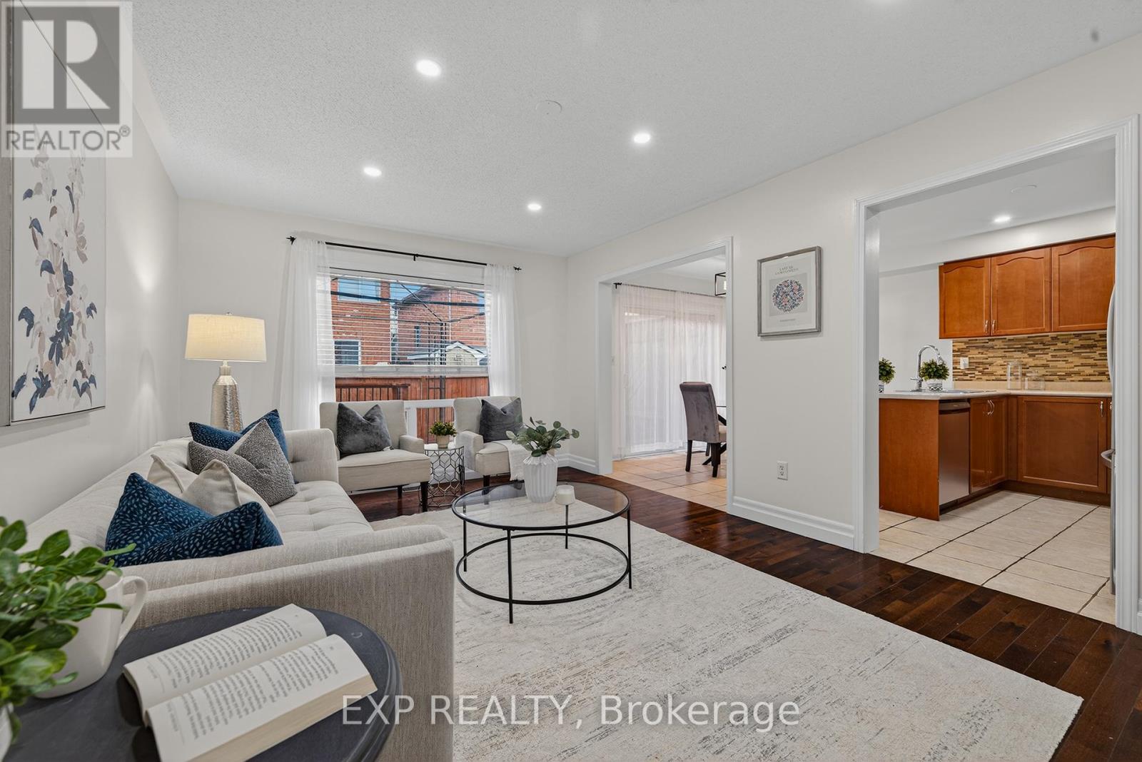 4067 Donnic Drive, Burlington, Ontario  L7M 0A5 - Photo 8 - W12918848