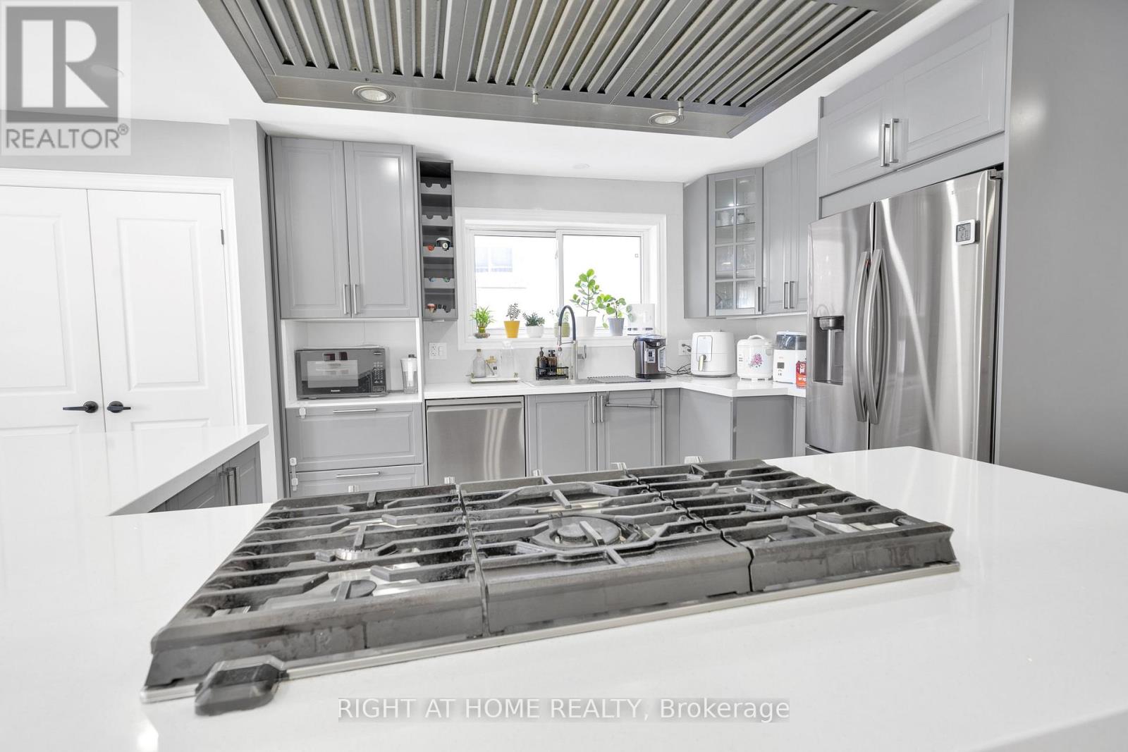 86 Topcliff Avenue, Toronto, Ontario  M3N 1L8 - Photo 15 - W12918854